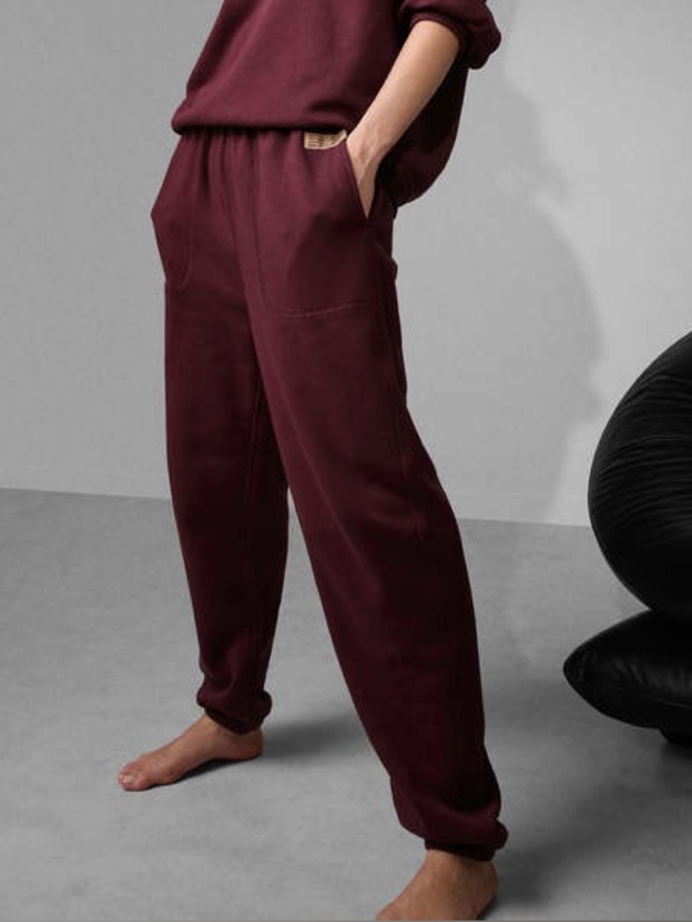 Lunya Silksweats Reversible Jogger in Calliope Wine Maroon Size Small Lounge